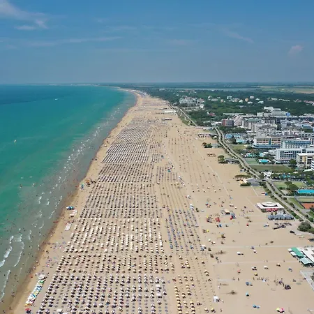 Apartament Family Steps From Pluto Bibione
